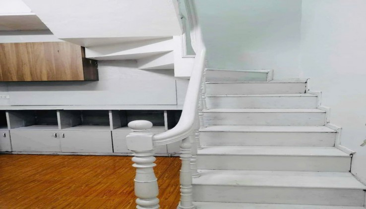 Cho thuê nhà nguyên căn mặt ngõ ô tô Nguyễn An Ninh, 40m × 4 Tầng 3 ngủ 14 Triệu